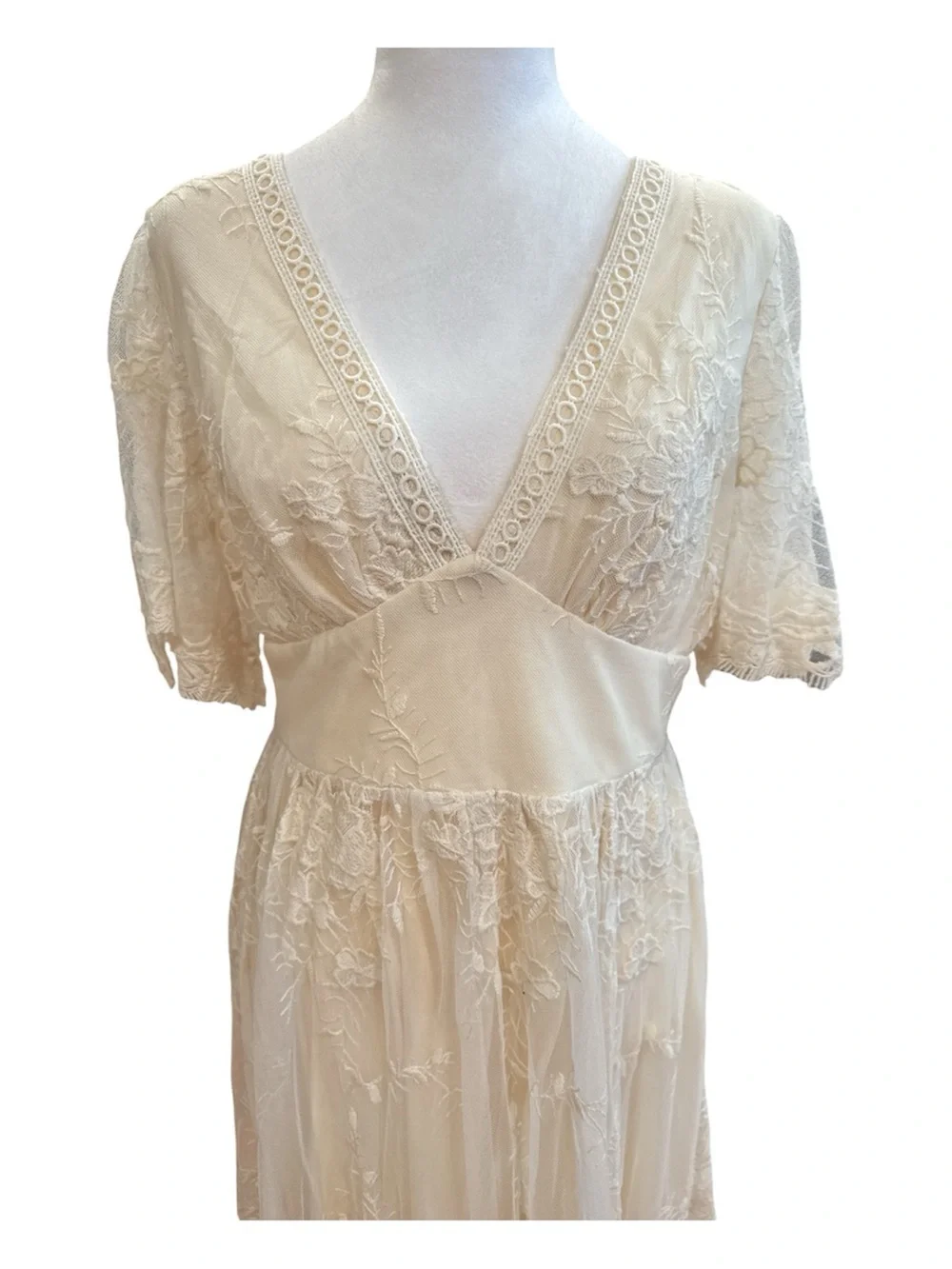 Baltic Born Clarissa Lace Vintage Cream Midi Dress size medium NWT - Picture 3 of 9